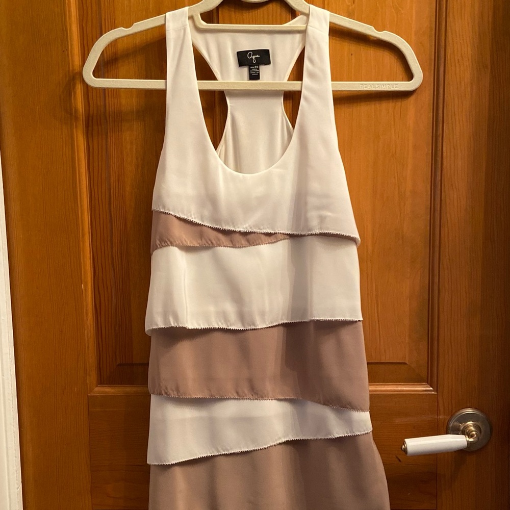 White and Tan Aqua Tank